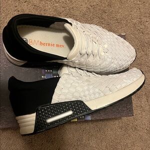 bernie mev. Women's White and Black Woven Sneakers